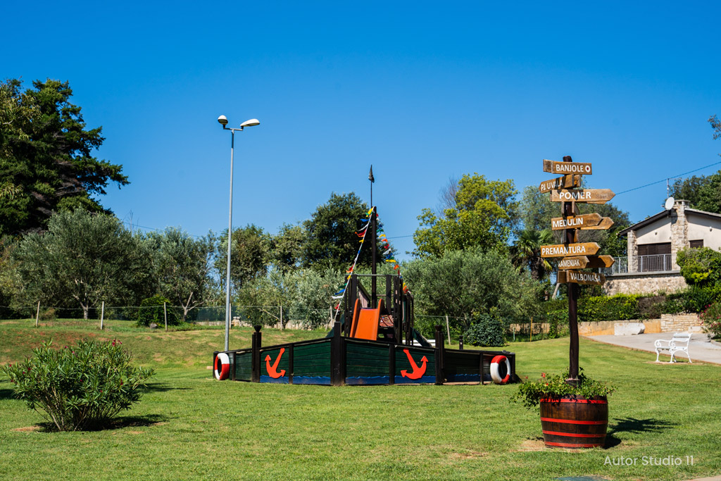 Del-Mar-Collection-Holiday-in-Croatia---Banjole-03-Studio11