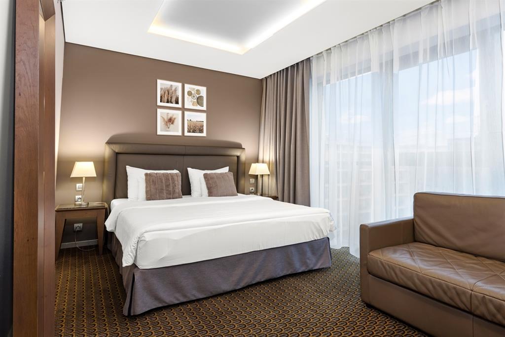 Hotel Royal Prague Executive Double Room with Single Sofa Bed (30m²) 6 Hotel Royal Prague Executive Double Room with Single Sofa Bed (30m²) 6