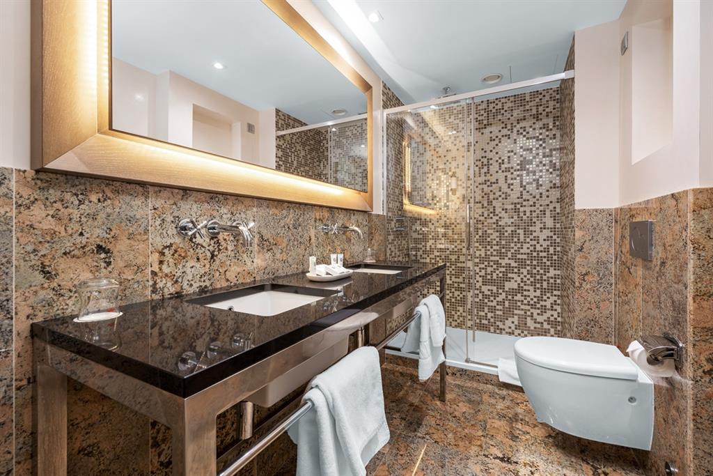 Hotel Royal Prague Executive Double Room with Single Sofa Bed and Balcony (30m2) 12 Hotel Royal Prague Executive Double Room with Single Sofa Bed and Balcony (30m2) 12