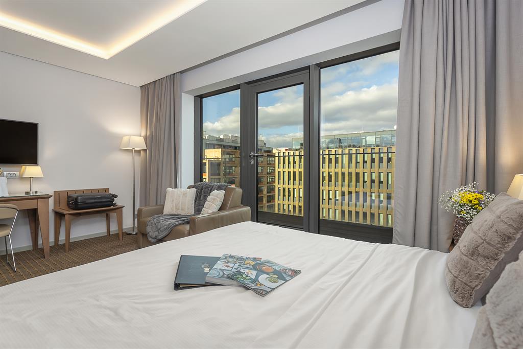 Hotel Royal Prague Executive Double Room with Single Sofa Bed and Balcony (30m2) 15 Hotel Royal Prague Executive Double Room with Single Sofa Bed and Balcony (30m2) 15