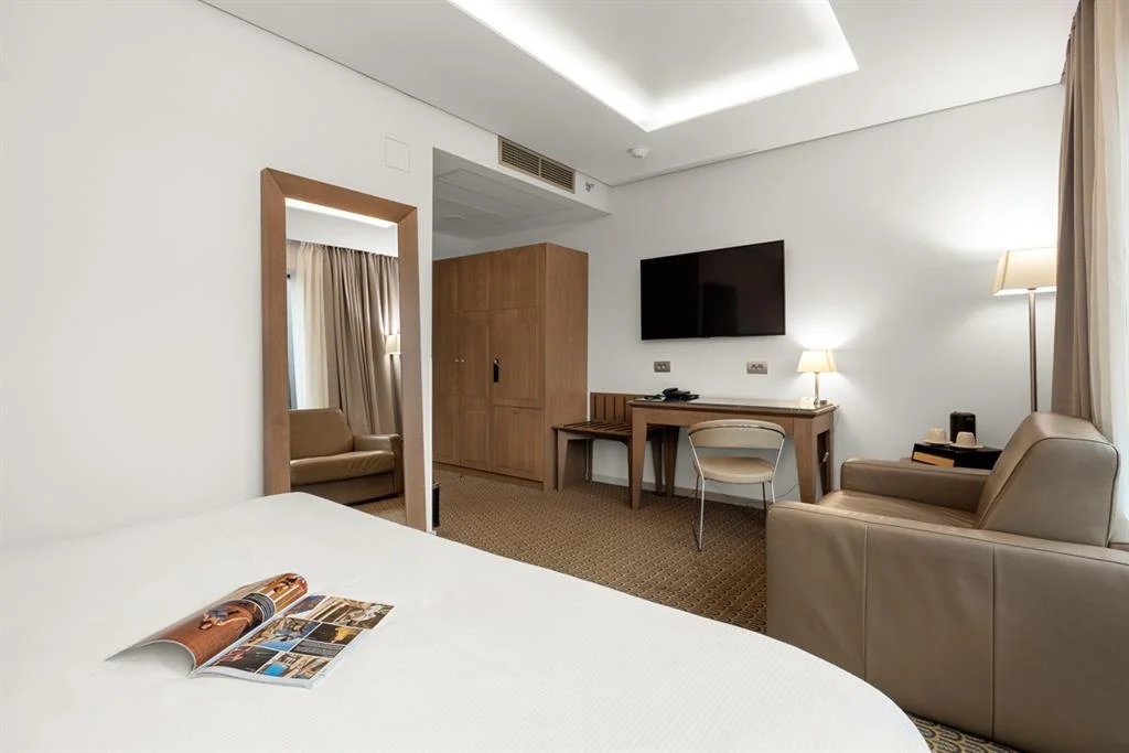 Hotel Royal Prague Executive Double Room with Single Sofa Bed and Balcony (30m2) 7 Hotel Royal Prague Executive Double Room with Single Sofa Bed and Balcony (30m2) 7