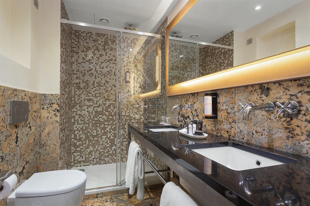 Hotel Royal Prague Superior Double Room with Single Sofa Bed (26m²) 5 Hotel Royal Prague Superior Double Room with Single Sofa Bed (26m²) 5