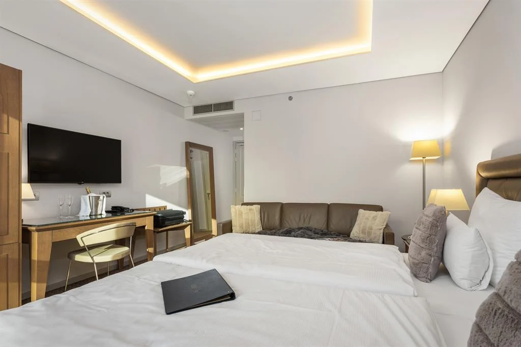 Hotel Royal Prague Superior Double Room with Single Sofa Bed (26m²) 6 Hotel Royal Prague Superior Double Room with Single Sofa Bed (26m²) 6