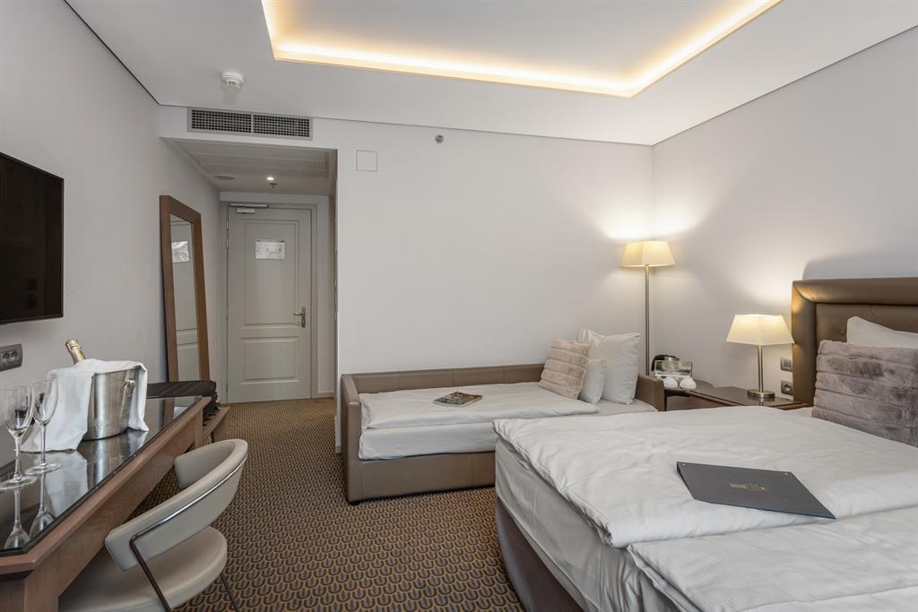 Hotel Royal Prague Superior Double Room with Single Sofa Bed (26m²) 8 Hotel Royal Prague Superior Double Room with Single Sofa Bed (26m²) 8