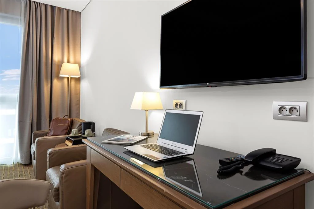 Hotel Royal Prague Triple Room with bathtub (32m²) 3 Hotel Royal Prague Triple Room with bathtub (32m²) 3