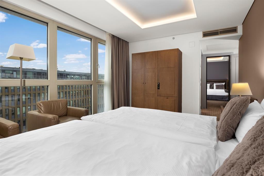 Hotel Royal Prague Two interconnecting bedrooms with double amenities (53m²) 3 Hotel Royal Prague Two interconnecting bedrooms with double amenities (53m²) 3
