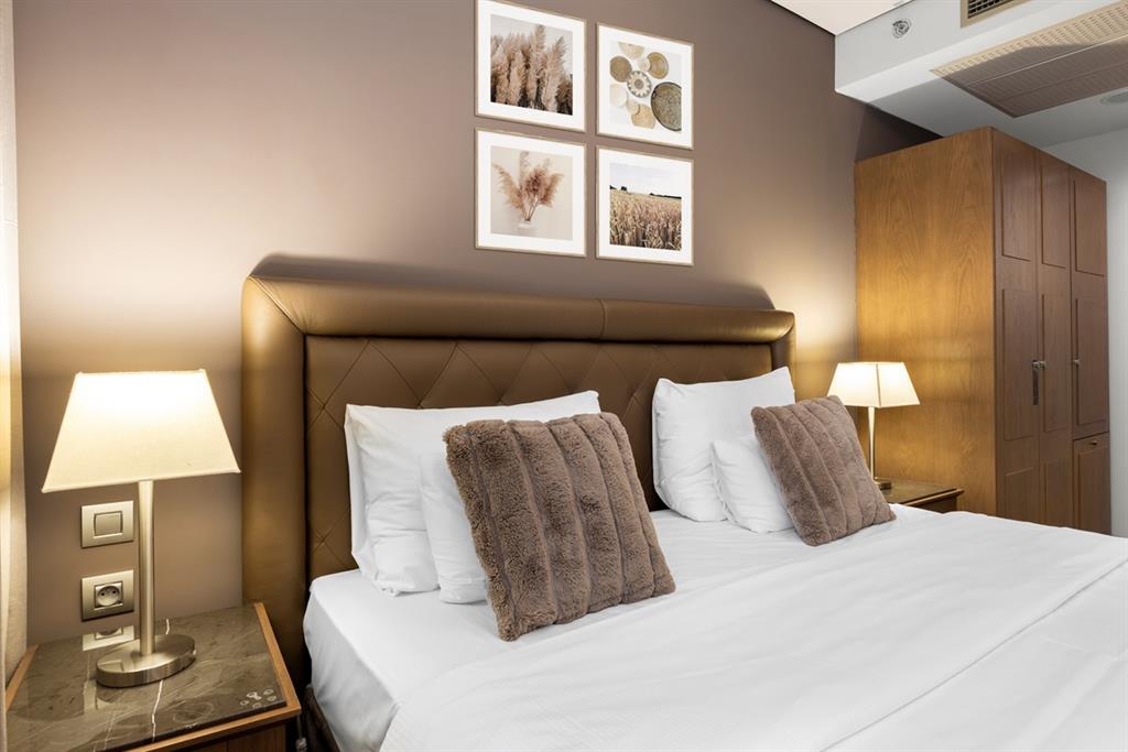 Hotel Royal Prague Two interconnecting bedrooms with double amenities (53m²) 8 Hotel Royal Prague Two interconnecting bedrooms with double amenities (53m²) 8