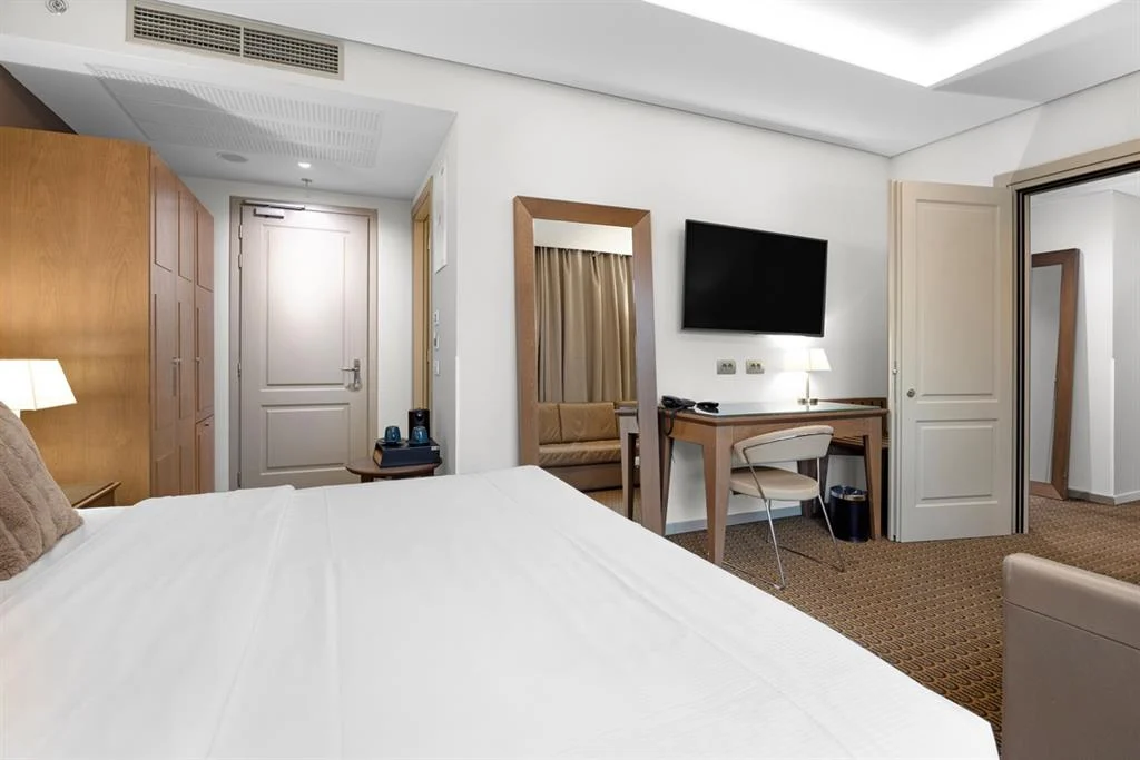 Hotel Royal Prague Two interconnecting bedrooms with double amenities (53m²) 9 Hotel Royal Prague Two interconnecting bedrooms with double amenities (53m²) 9