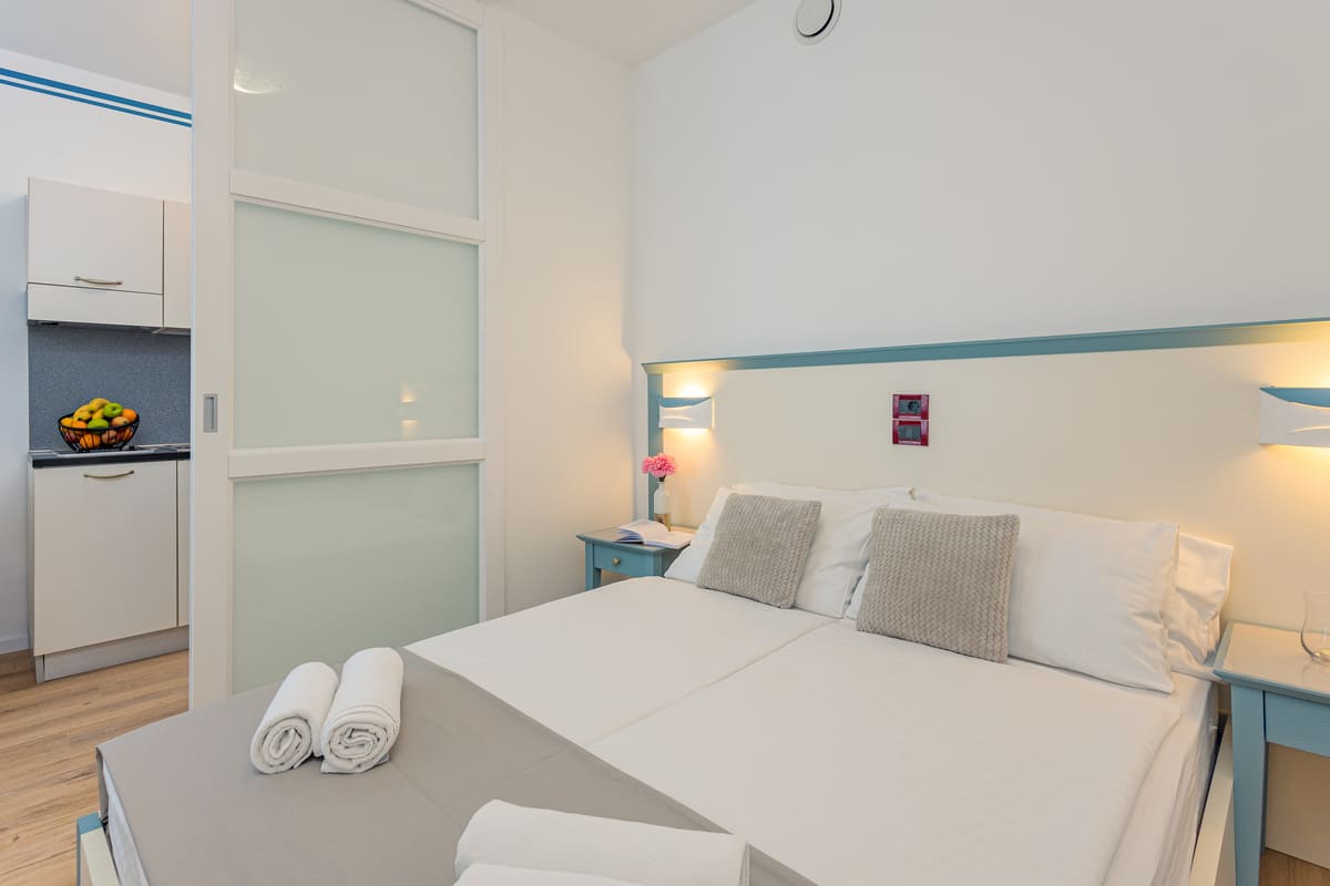 One bedroom apartment completely renovated for 4 persons with balcony(30m2) (10) One bedroom apartment completely renovated for 4 persons with balcony(30m2) (10)