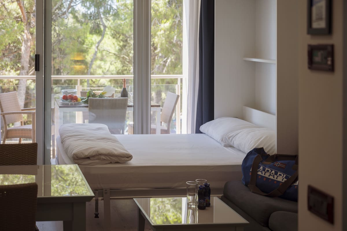 One bedroom apartment completely renovated for 4 persons with balcony(30m2) (4) One bedroom apartment completely renovated for 4 persons with balcony(30m2) (4)