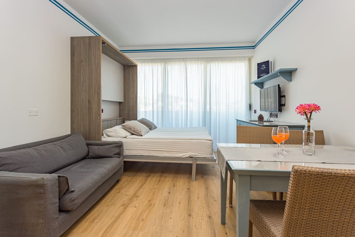 One bedroom apartment completely renovated for 4 persons with balcony(30m2) (7) One bedroom apartment completely renovated for 4 persons with balcony(30m2) (7)
