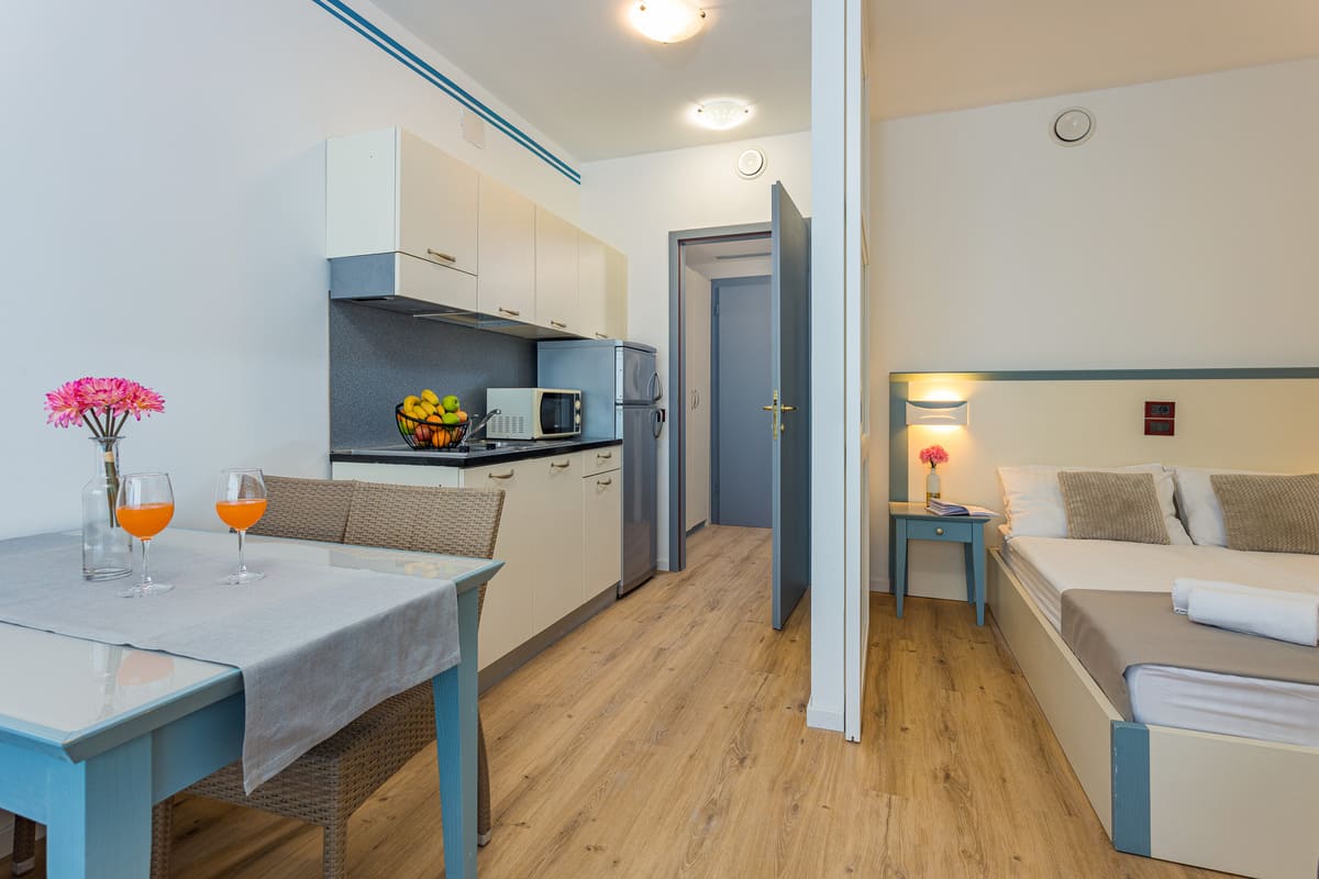 One bedroom apartment completely renovated for 4 persons with balcony(30m2) (8) One bedroom apartment completely renovated for 4 persons with balcony(30m2) (8)