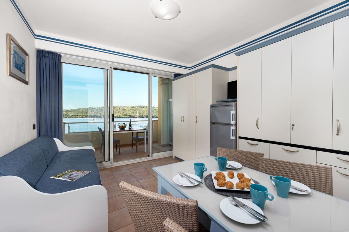 One bedroom apartment for 3 persons with balcony with sea view (30m2) (4) One bedroom apartment for 3 persons with balcony with sea view (30m2) (4)