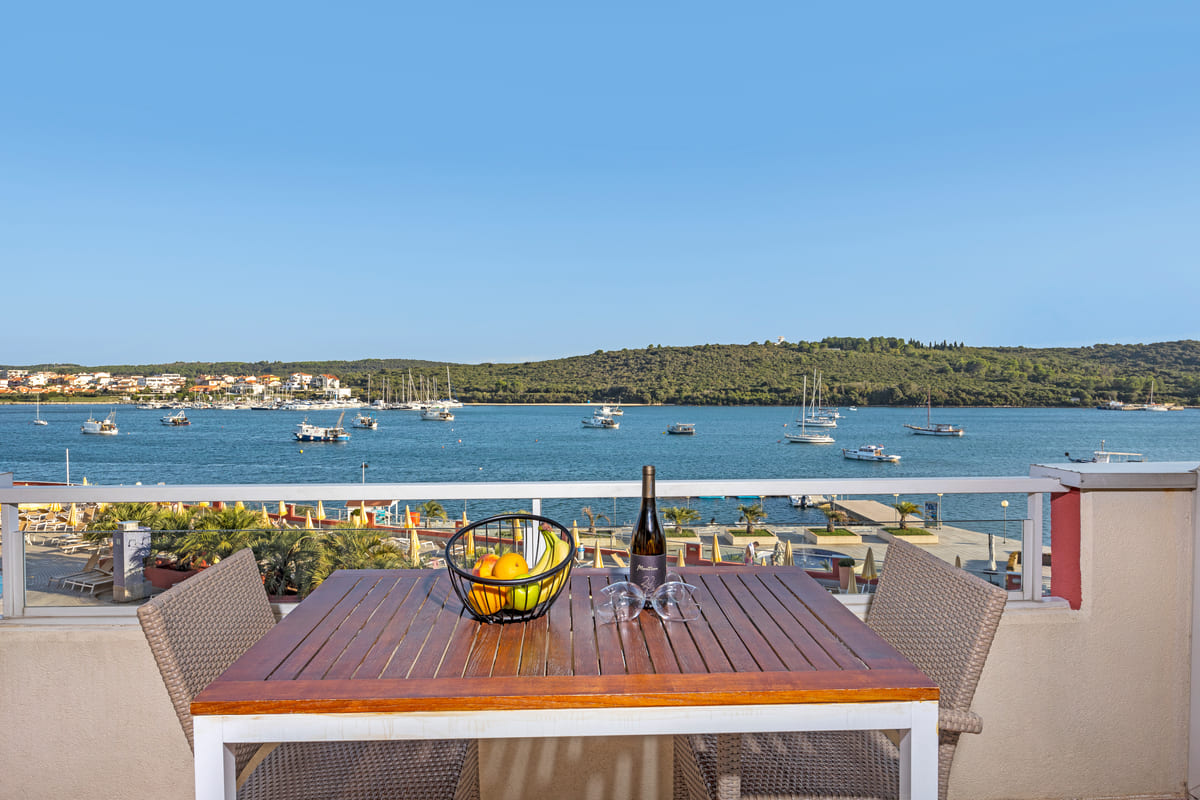 One bedroom apartment for 3 persons with balcony with sea view (30m2) (6) One bedroom apartment for 3 persons with balcony with sea view (30m2) (6)