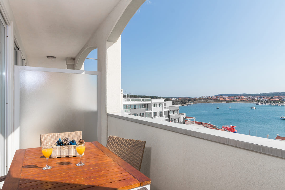 One bedroom apartment for 3 persons with balcony with sea view (30m2) (8) One bedroom apartment for 3 persons with balcony with sea view (30m2) (8)