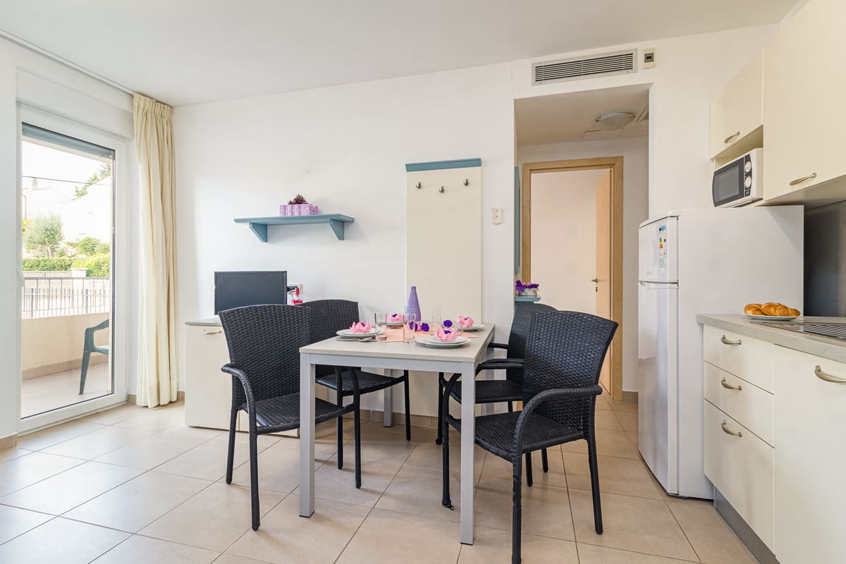 One bedroom apartment for 4 persons with balcony (40m²) (1) One bedroom apartment for 4 persons with balcony (40m²) (1)