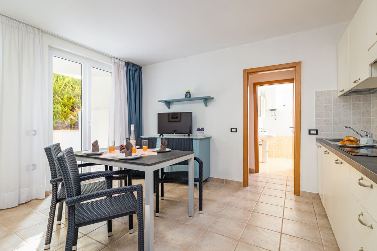 One bedroom apartment for 4 persons with basement balcony (40m²) (1) One bedroom apartment for 4 persons with basement balcony (40m²) (1)