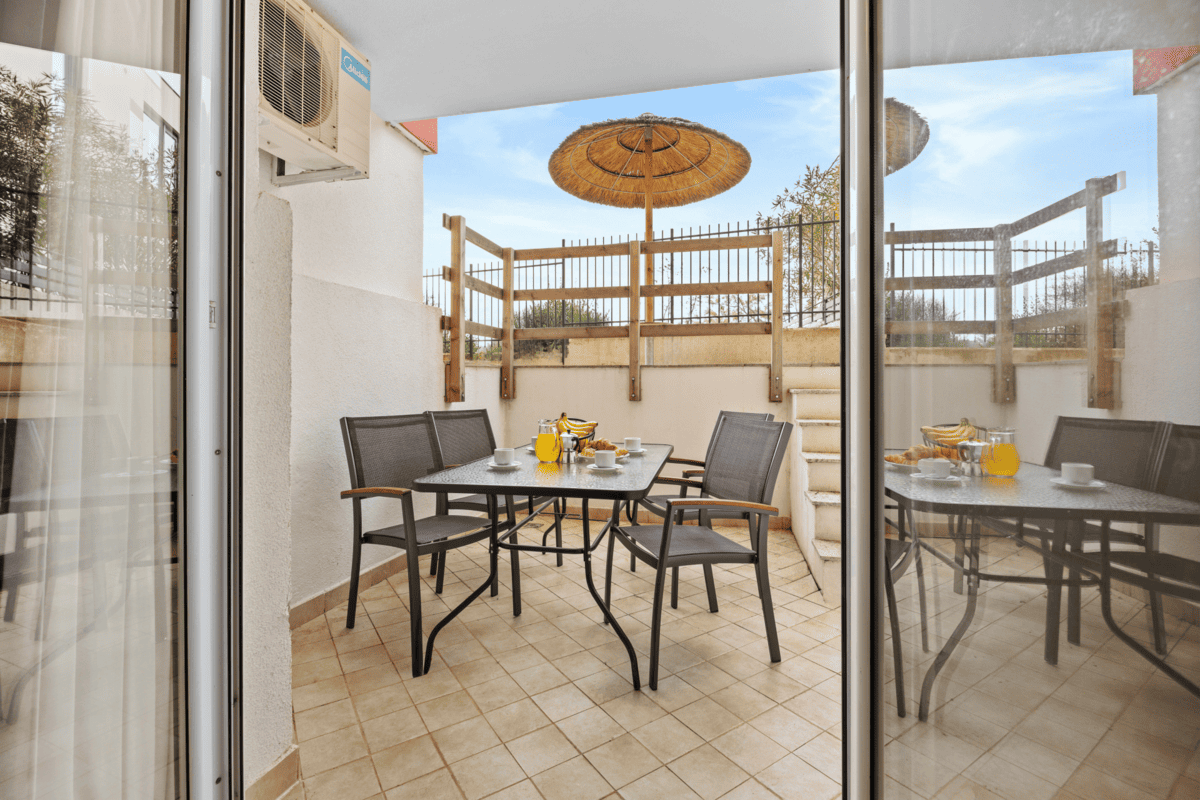 One bedroom apartment for 4 persons with basement balcony (40m²) (1) One bedroom apartment for 4 persons with basement balcony (40m²) (1)
