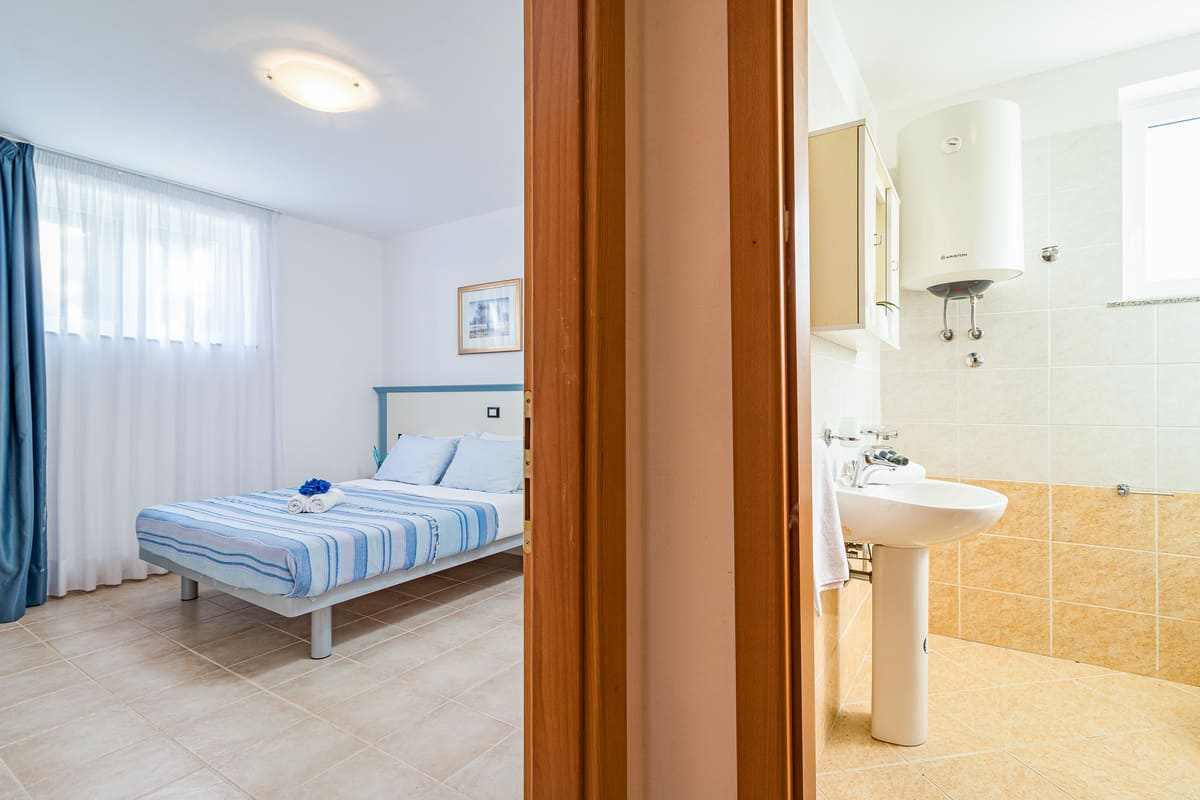 One bedroom apartment for 4 persons with basement balcony (40m²) (3) One bedroom apartment for 4 persons with basement balcony (40m²) (3)