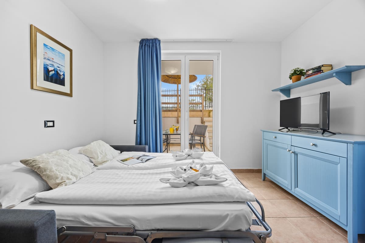 One bedroom apartment for 4 persons with basement balcony (40m²) (6) One bedroom apartment for 4 persons with basement balcony (40m²) (6)