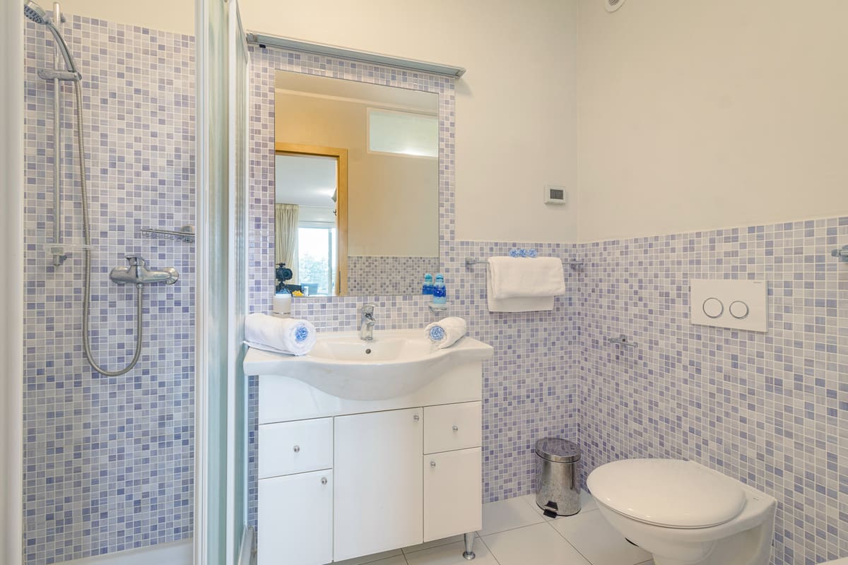 One bedroom apartment for 5 persons with balcony (45m²) (1) One bedroom apartment for 5 persons with balcony (45m²) (1)