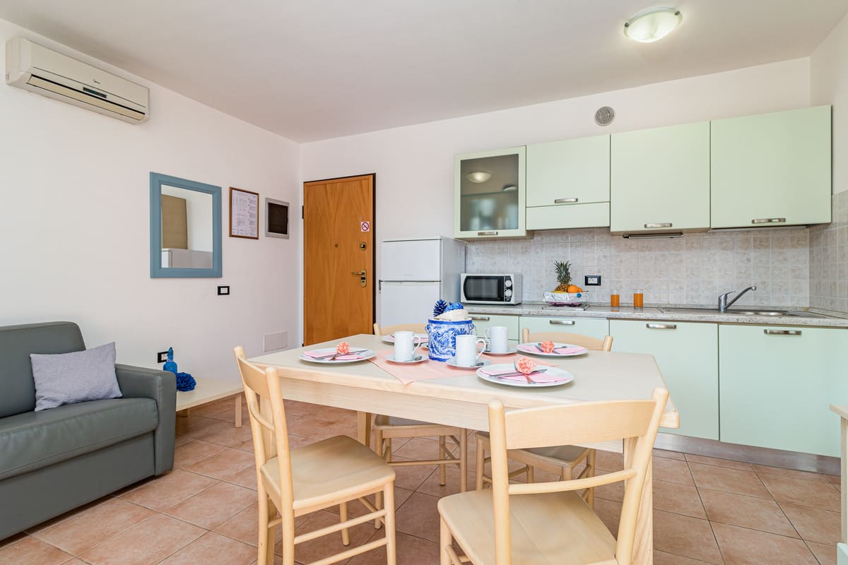 One bedroom apartment for 5 persons with balcony (50m²) (2) One bedroom apartment for 5 persons with balcony (50m²) (2)