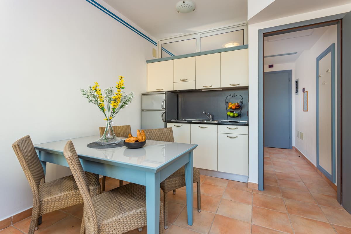 One bedroom apartment for 6 persons with balcony with sea view (45m2) (1) One bedroom apartment for 6 persons with balcony with sea view (45m2) (1)