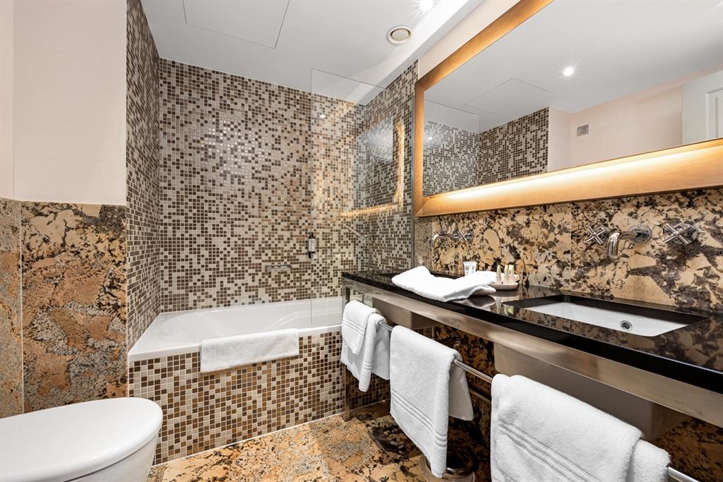 Superior Double or Twin Room (23m²) 12 Superior Double or Twin Room (23m²) 12