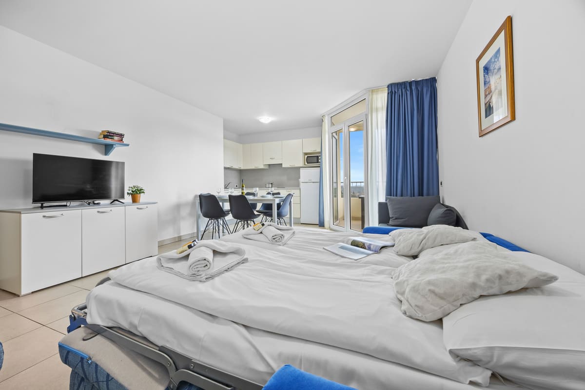 Two bedroom apartment for 6 persons with balcony (60m²) (4) Two bedroom apartment for 6 persons with balcony (60m²) (4)