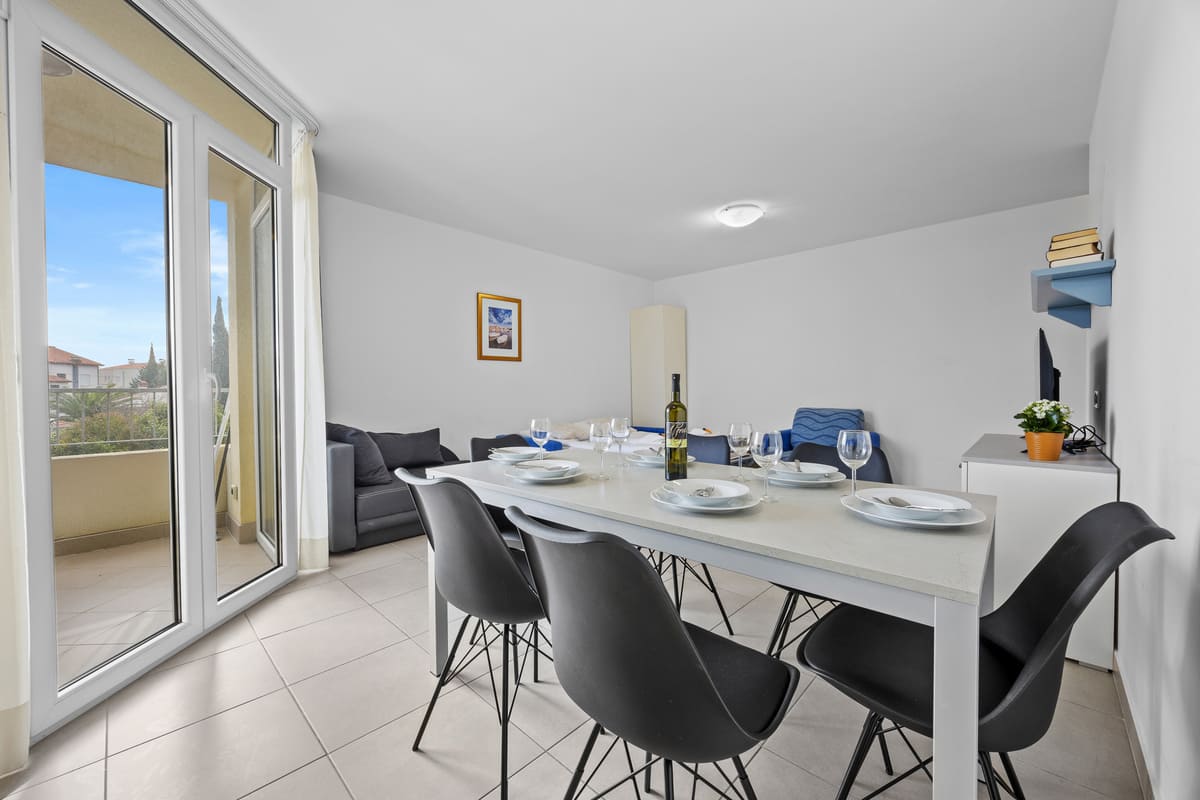 Two bedroom apartment for 6 persons with balcony (60m²) (6) Two bedroom apartment for 6 persons with balcony (60m²) (6)