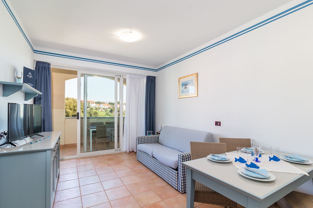 Two bedroom apartment for 6 persons with balcony(45m2) (4) Two bedroom apartment for 6 persons with balcony(45m2) (4)