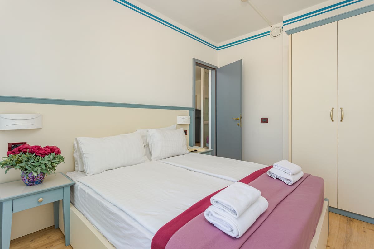 Two bedroom apartment renovated for 6 persons with balcony (45m2) (9) Two bedroom apartment renovated for 6 persons with balcony (45m2) (9)