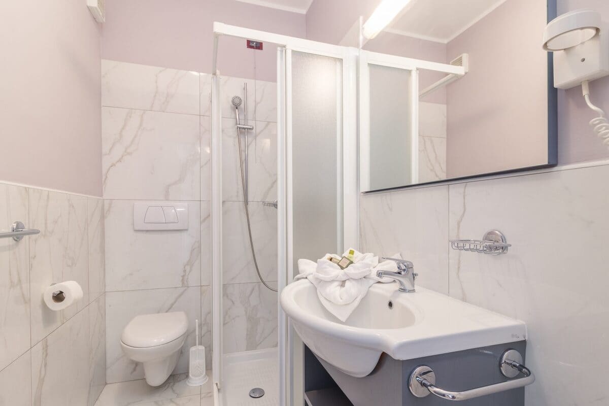 Two bedroom apartment with two bathrooms for 6 persons with balcony with s (10) Two bedroom apartment with two bathrooms for 6 persons with balcony with s (10)