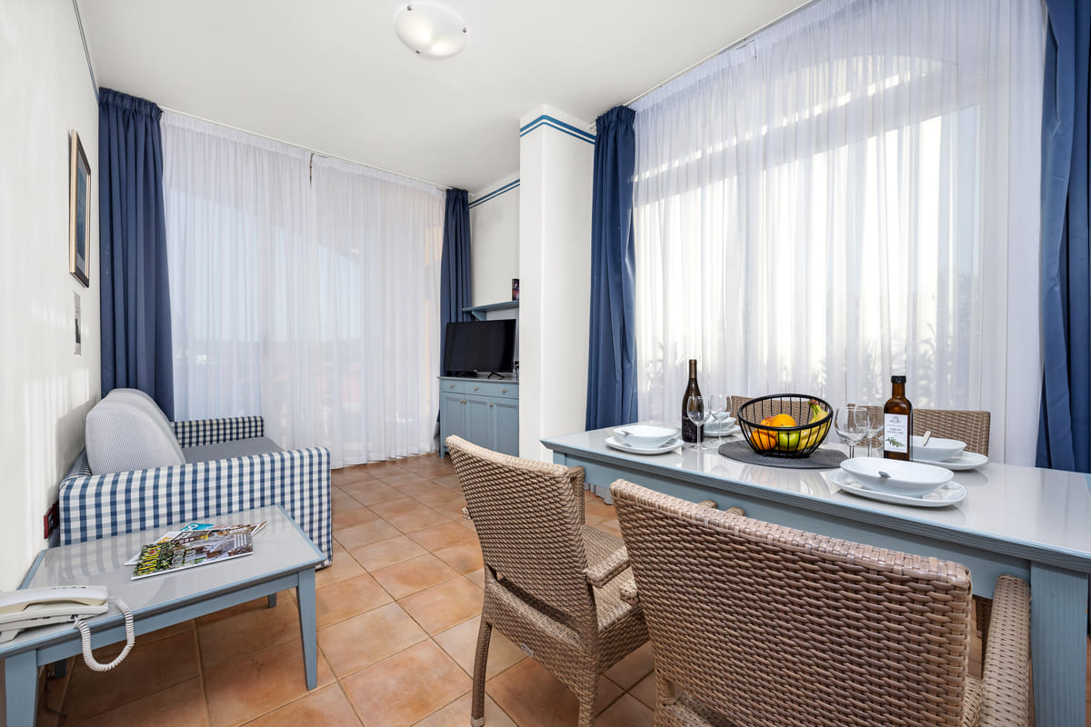 Two bedroom apartment with two bathrooms for 6 persons with balcony with s (12) Two bedroom apartment with two bathrooms for 6 persons with balcony with s (12)