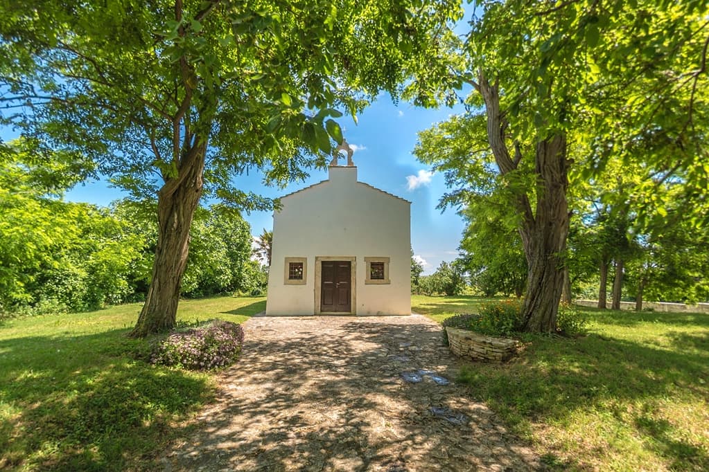 Crkva Majke Božje od Kuj, Ližnjan. Autor Side Hustle Media Crkva Majke Božje od Kuj, Ližnjan. Autor Side Hustle Media