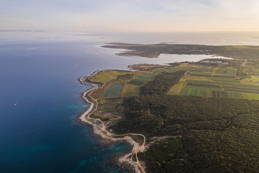 Ližnjan obala. Autor Side Hustle Media Ližnjan obala. Autor Side Hustle Media